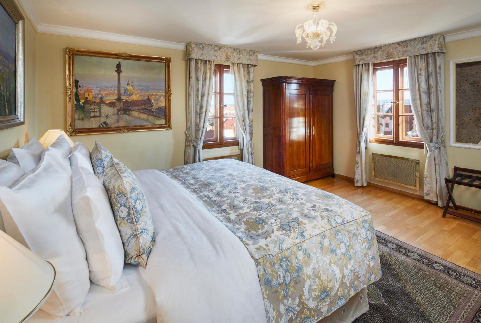 Golden Well Hotel 5*